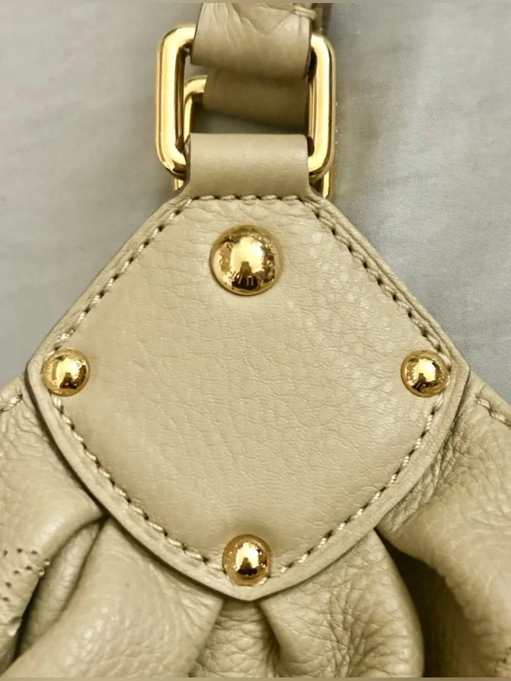 Louis Vuitton “Mahina” Shoulder Bag - Large. Pristine Condition! - Picture 6 of 15
